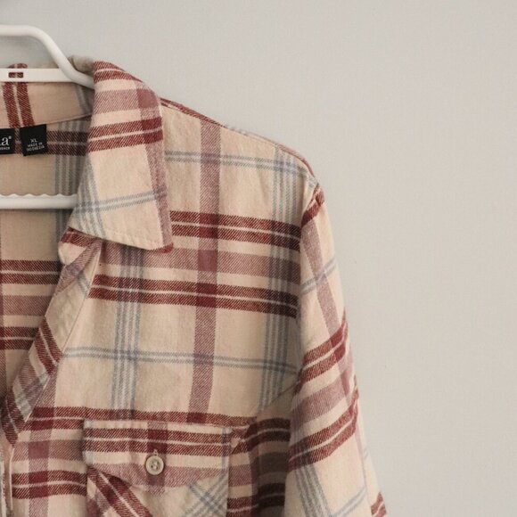 A.N.A Women's Sz XL Plaid Flannel V-Neck Button Up Cotton Pocket Long Sleeve Top - Picture 5 of 13